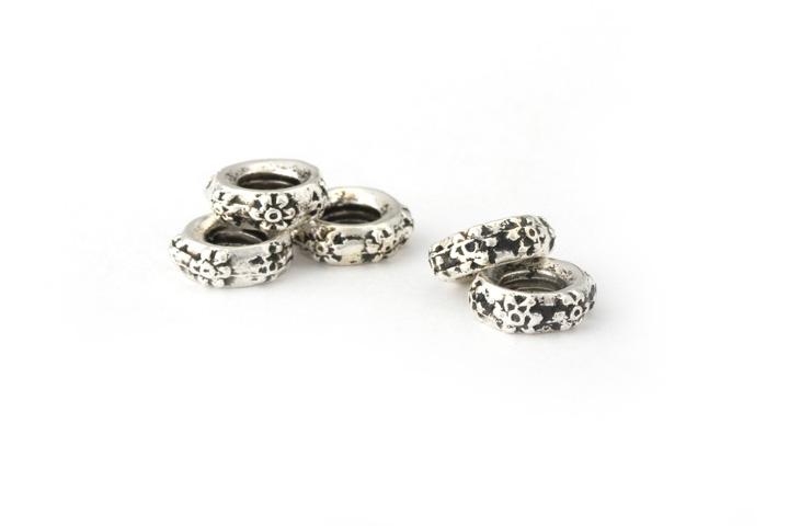 Metall Ringchen mit Blumenmuster